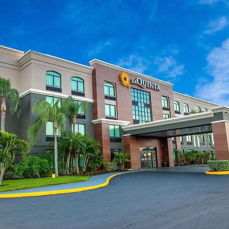 Отель La Quinta By Wyndham Clearwater South Экстерьер фото