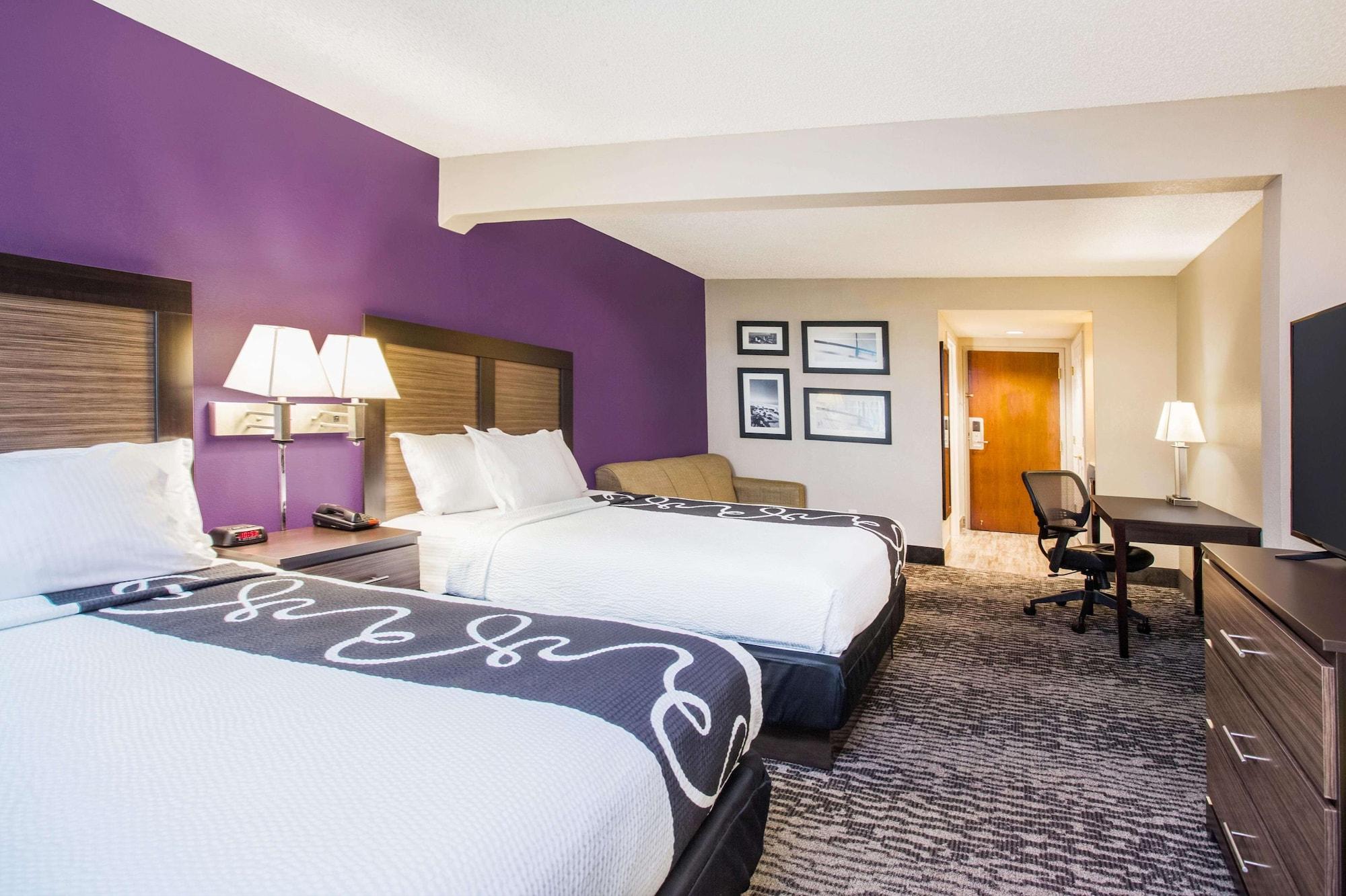 Отель La Quinta By Wyndham Clearwater South Экстерьер фото
