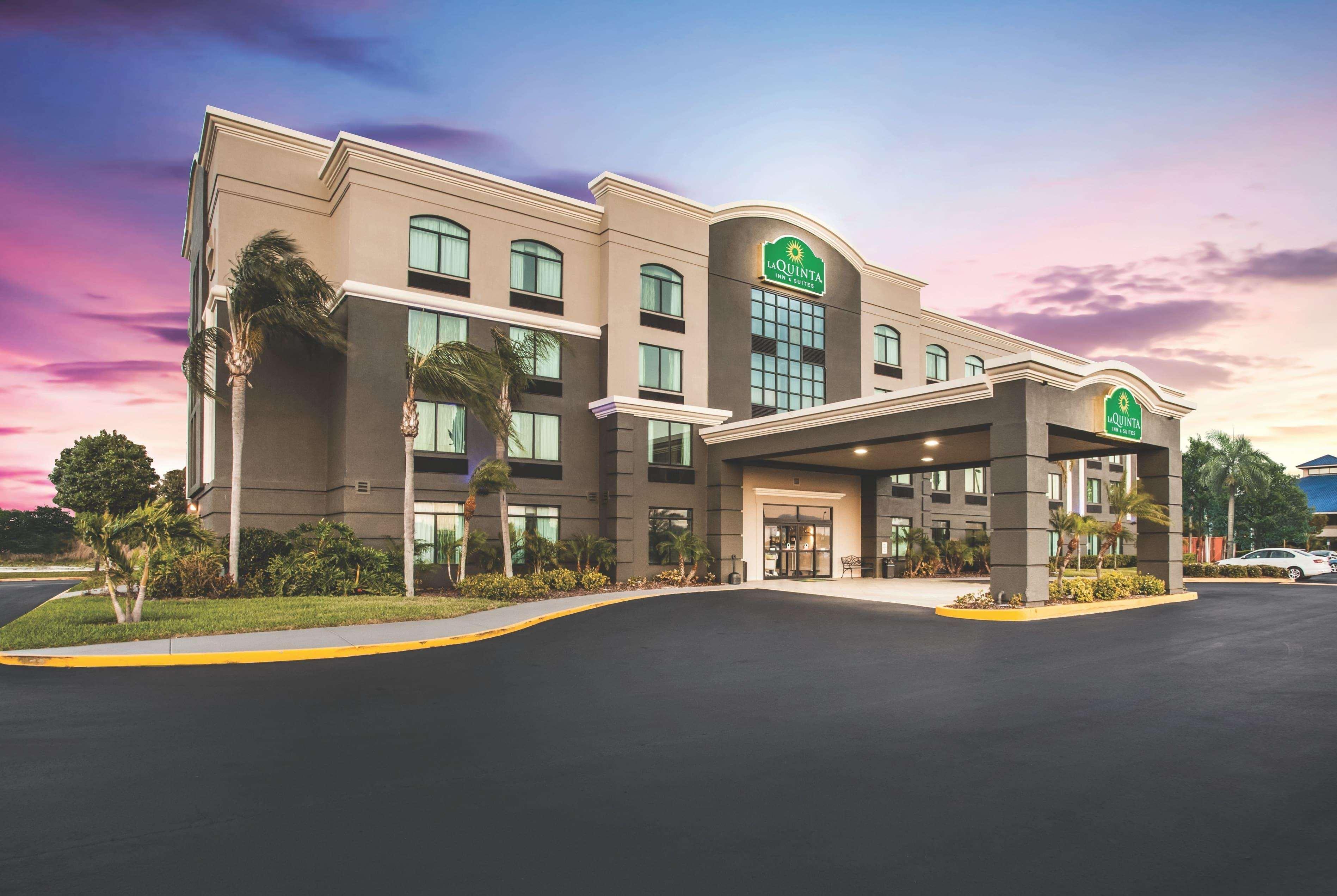 Отель La Quinta By Wyndham Clearwater South Экстерьер фото