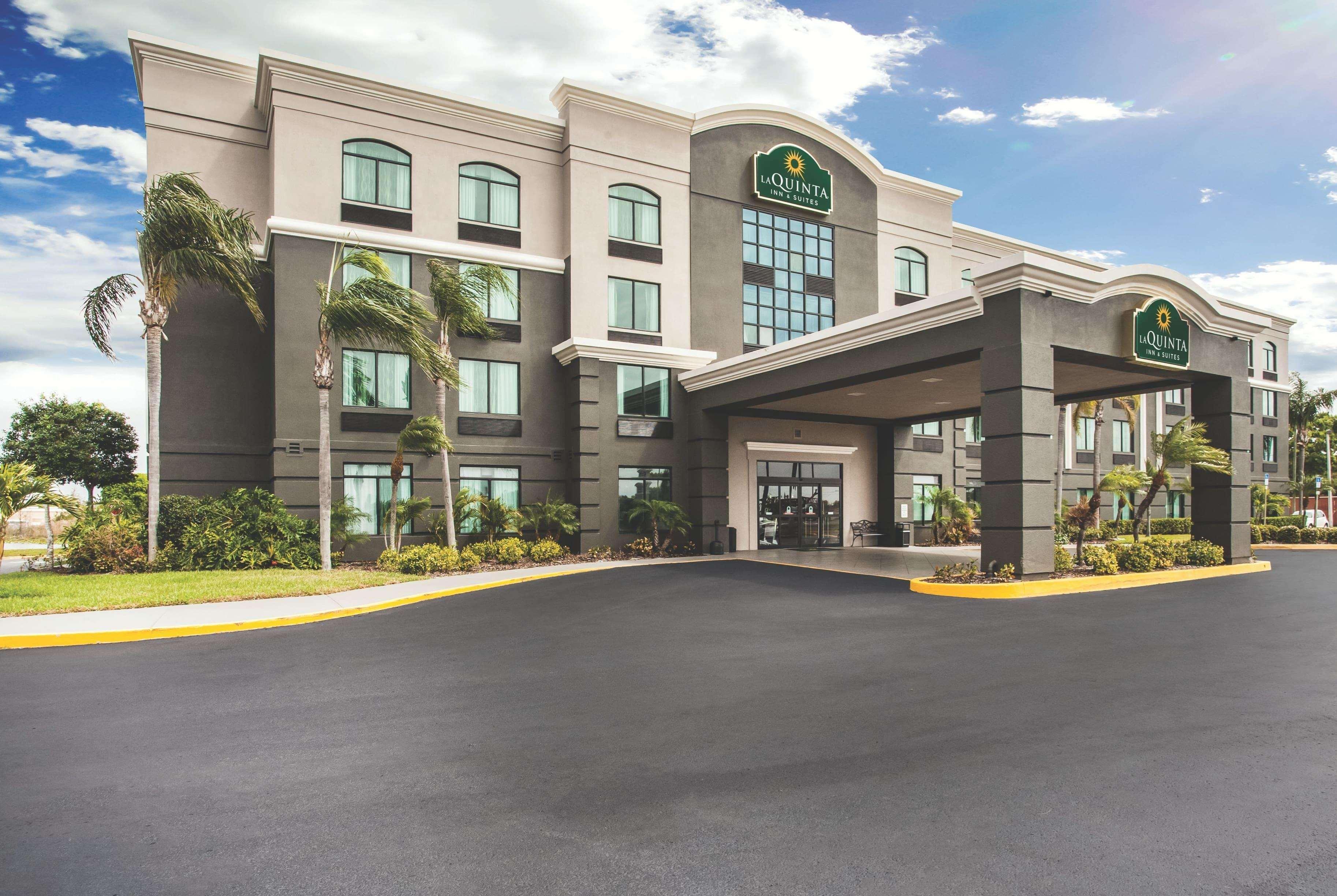 Отель La Quinta By Wyndham Clearwater South Экстерьер фото