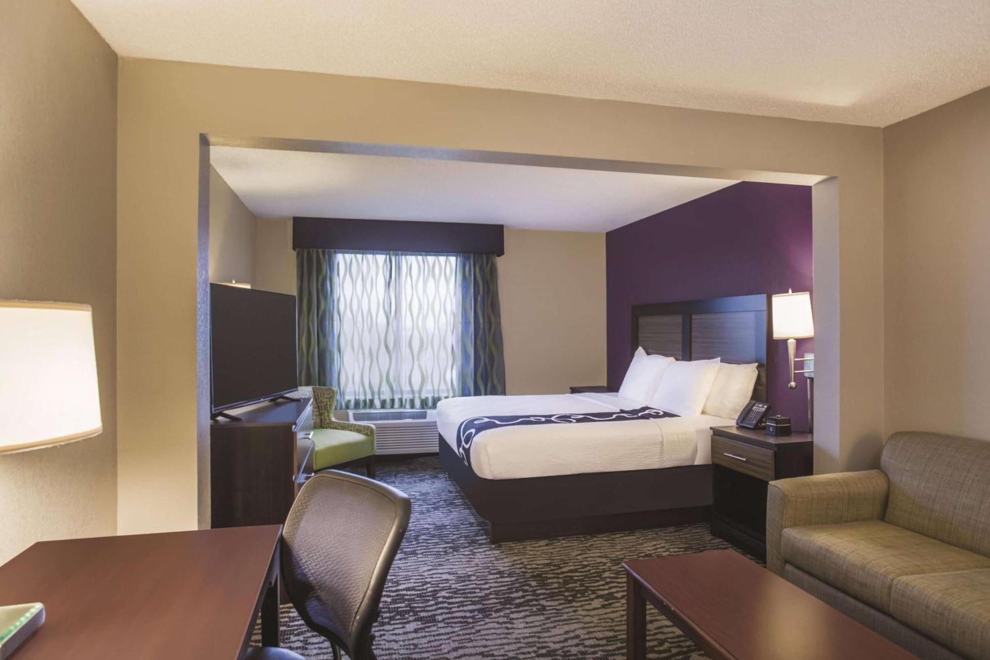Отель La Quinta By Wyndham Clearwater South Экстерьер фото