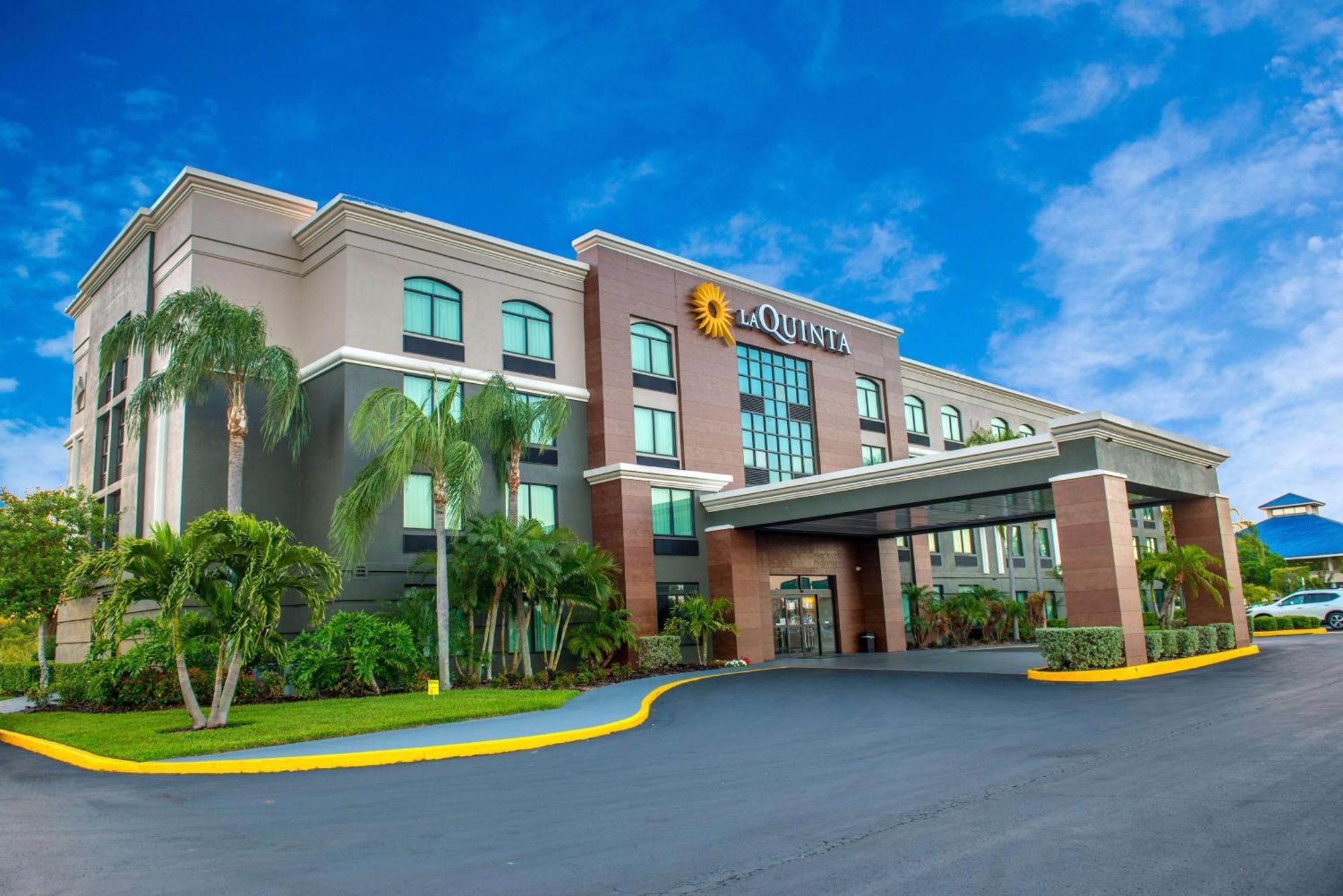 Отель La Quinta By Wyndham Clearwater South Экстерьер фото