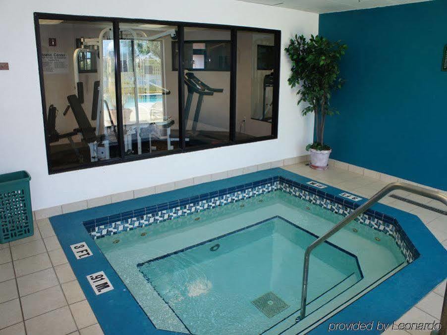 Отель La Quinta By Wyndham Clearwater South Экстерьер фото